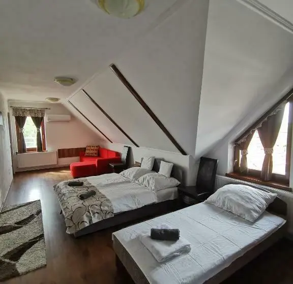 ファミリールーム, Merlot Borhotel és Látványpince