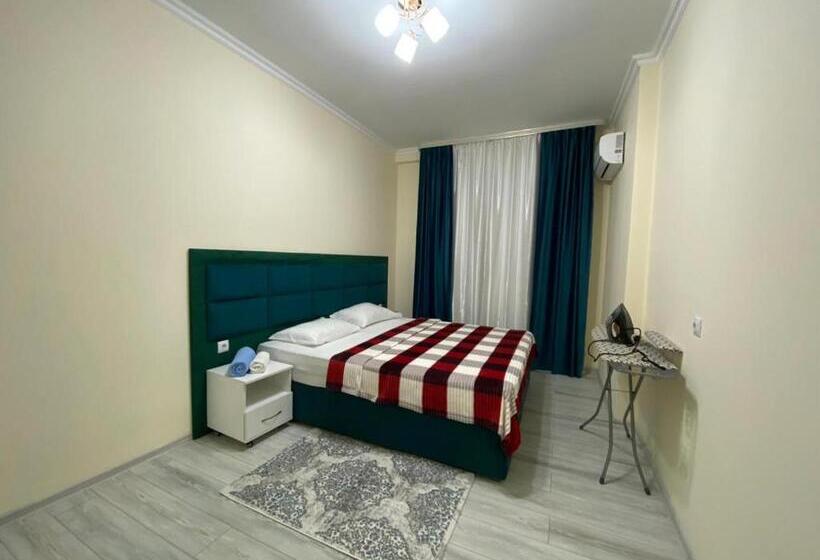 اتاق سوپریور سه تخته, Rusel