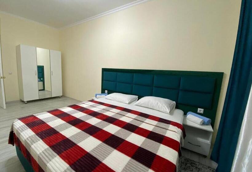 اتاق سوپریور سه تخته, Rusel