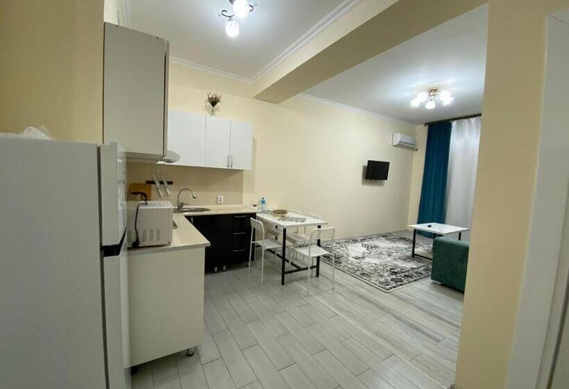 اتاق سوپریور سه تخته, Rusel