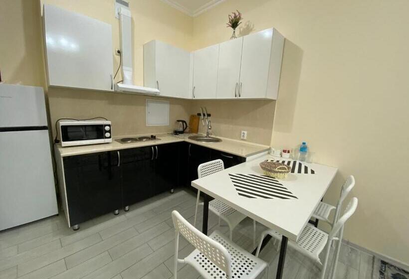 اتاق سوپریور سه تخته, Rusel