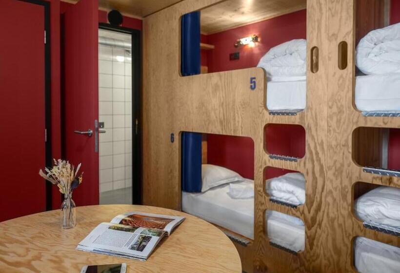 سرير فى غرفة مشتركه, Eklo Paris Roissy Cdg Airport