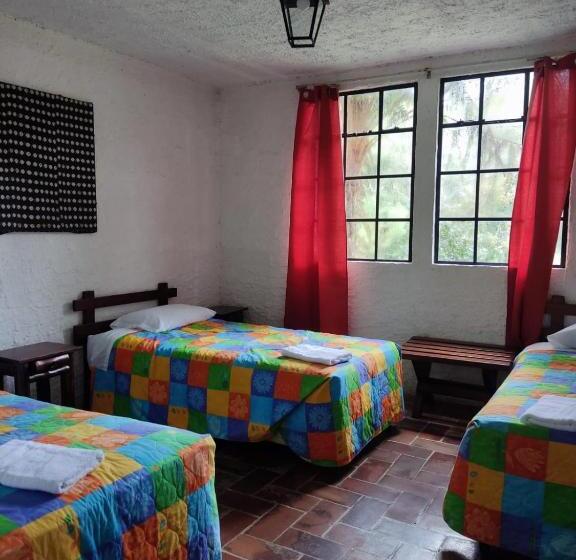 اتاق استاندارد سه نفره, Posada Montaña Del Quetzal