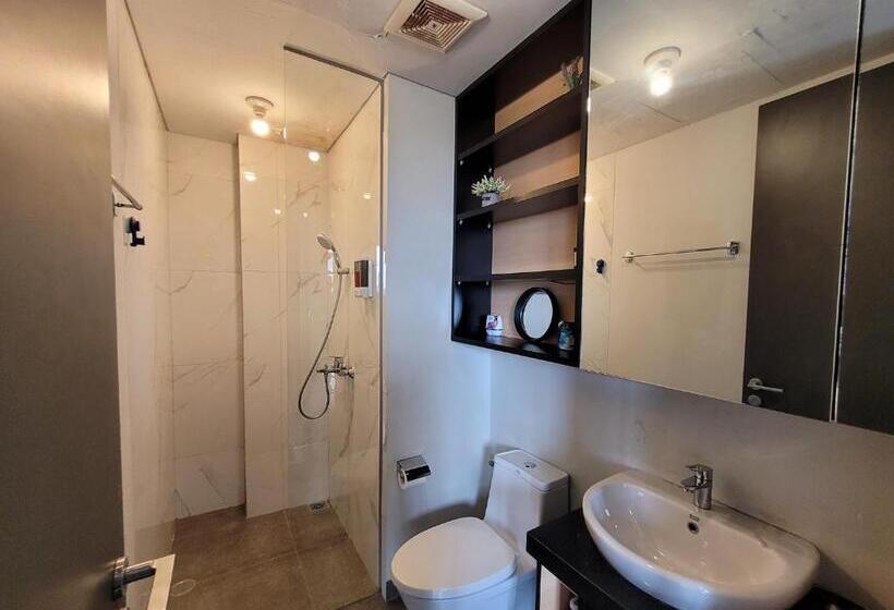 סוויטה עם מרפסת, Palam Mansion At Apartment One Residence