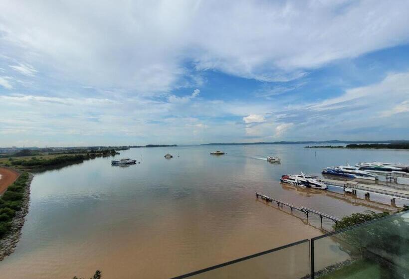 סוויטה עם מרפסת, Palam Mansion At Apartment One Residence