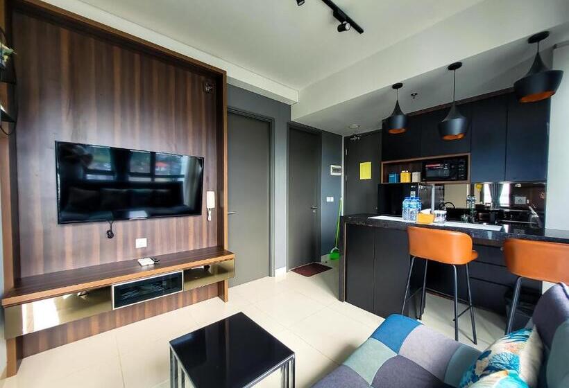 סוויטה עם מרפסת, Palam Mansion At Apartment One Residence