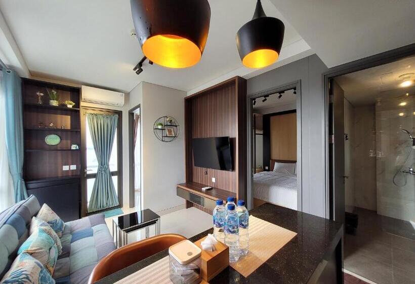 סוויטה עם מרפסת, Palam Mansion At Apartment One Residence