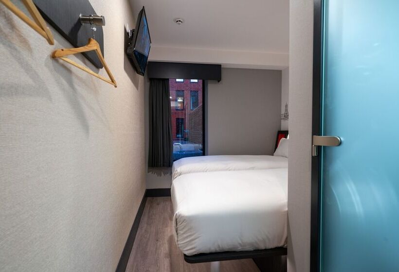 스탠다드 룸, Easyhotel Dublin