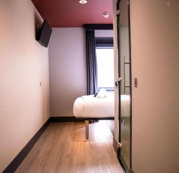 스탠다드 룸, Easyhotel Dublin