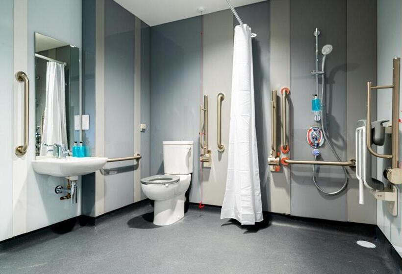 适合残疾人使用的标准间, Easyhotel Dublin