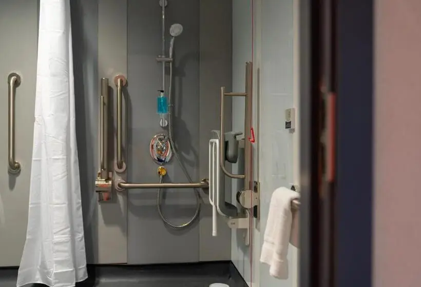 اتاق استاندارد برای معلولان, Easyhotel Dublin