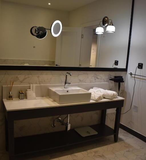 اتاق لوکس, Helvecija 1880