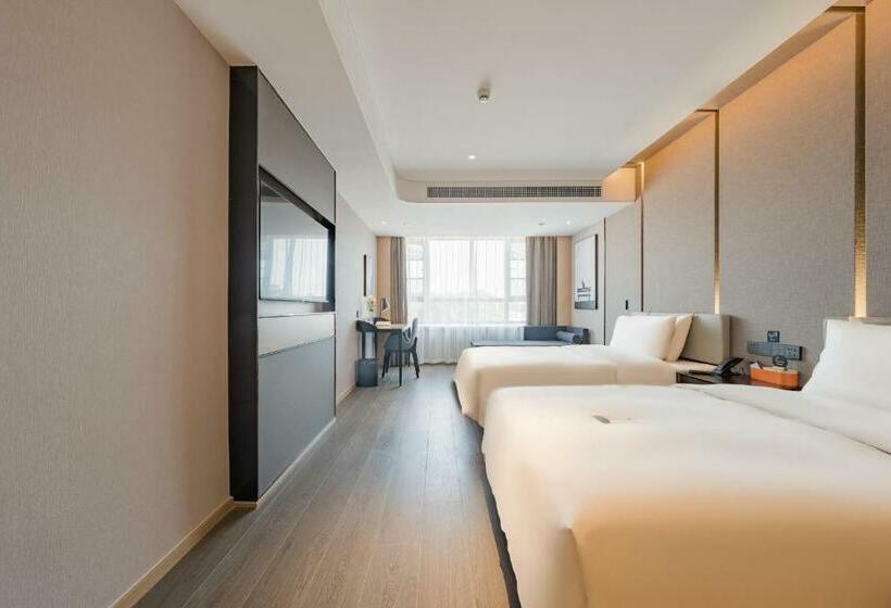 Номер Superior, Atour Hotel Wuxi Yuantouzhu Scenic Area Qianrong Road