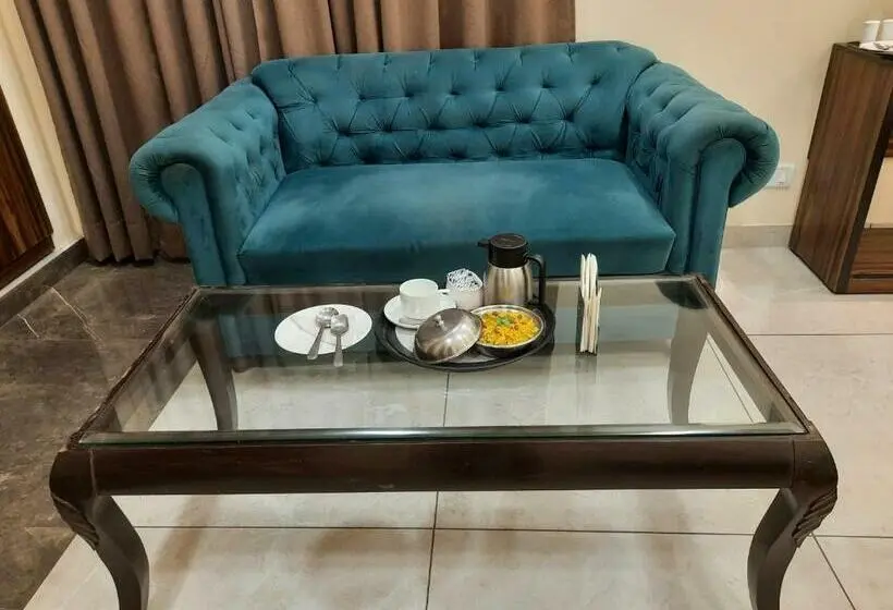 デラックスルーム, Clarks Inn Dudhwa