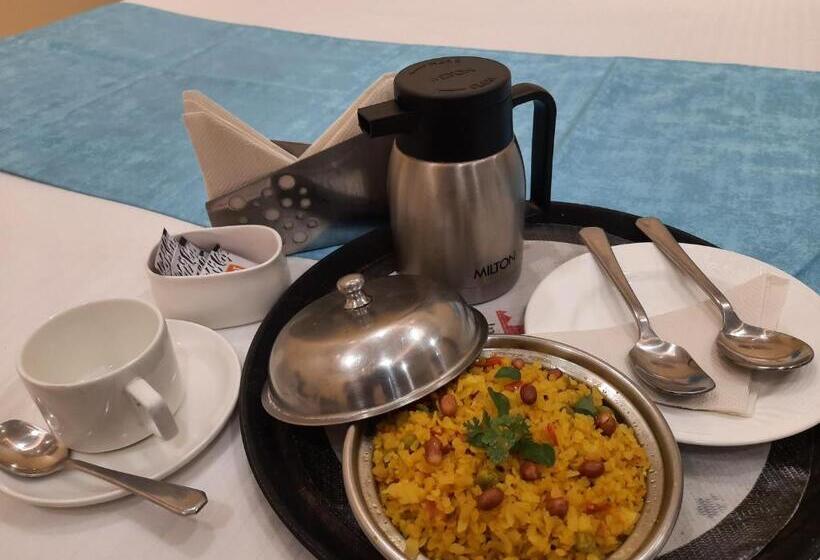 غرفة ديلوكس, Clarks Inn Dudhwa