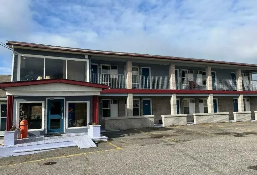 オーシャンビューデラックスルームバルコニー付き, Old Mill Motel