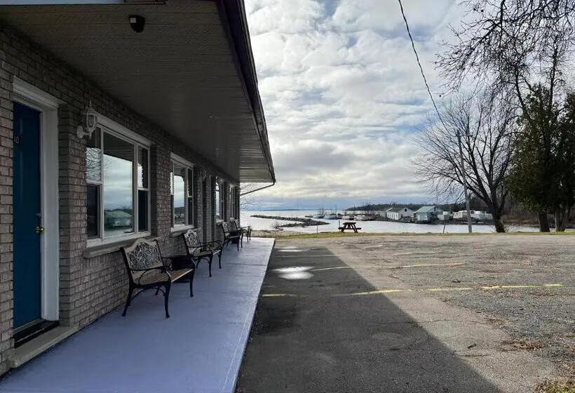 スタンダードルーム, Old Mill Motel