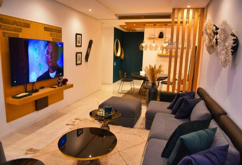 1 Bedroom Deluxe Apartment, Appartement De Prestige Climatisé à L Hivernage 400m De La Gare