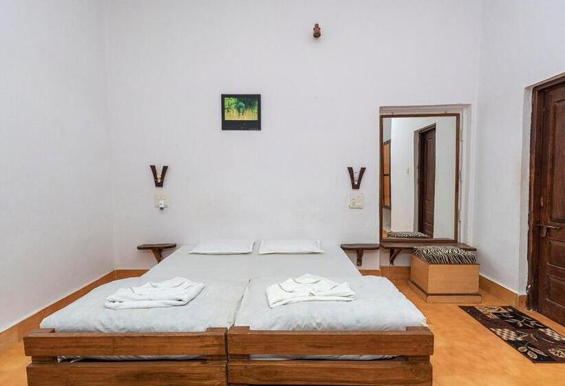 חדר אקונומי, Jungle King Resort