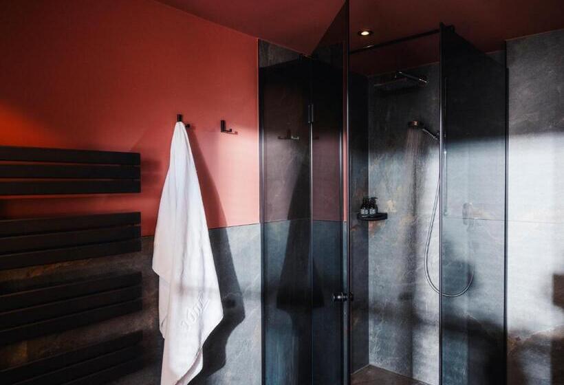 جناح جونيور مطلّ علي حمام السباحة, Landgasthof Hotel Linde