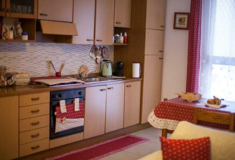 1ベッドルームハウス, B&b Flower House