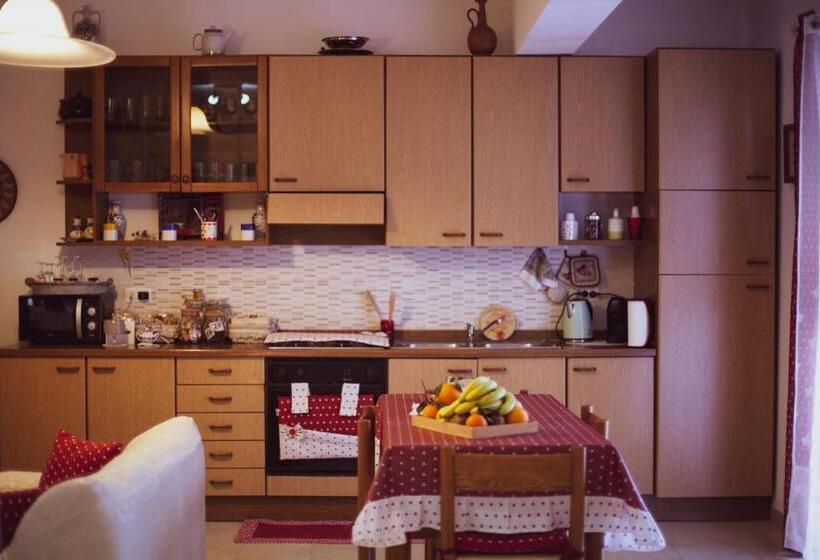 1ベッドルームハウス, B&b Flower House