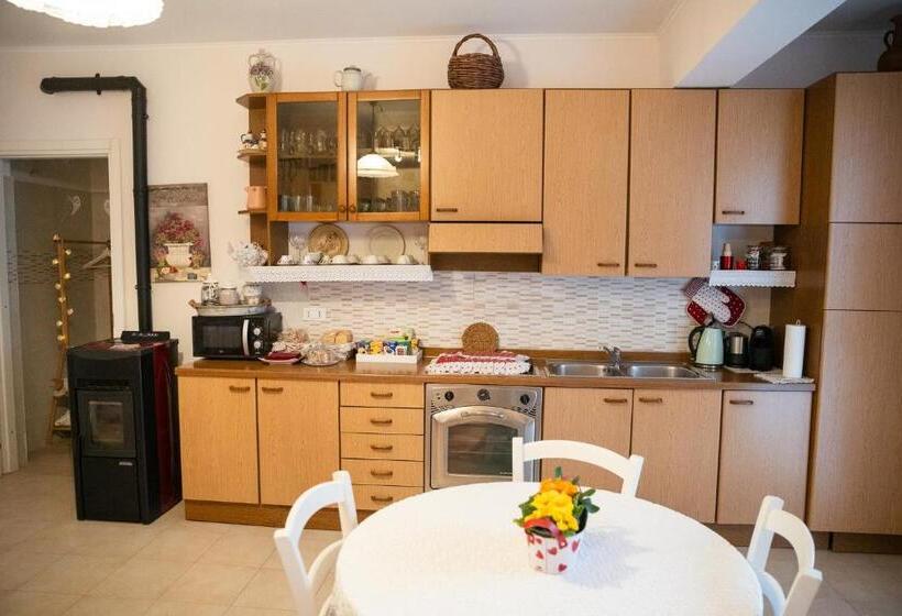 1ベッドルームハウス, B&b Flower House