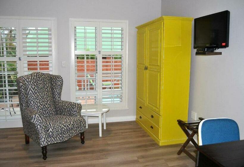 プールビュースタンダードルーム, Mount Edgecombe Estate Lodge