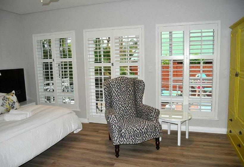 プールビュースタンダードルーム, Mount Edgecombe Estate Lodge