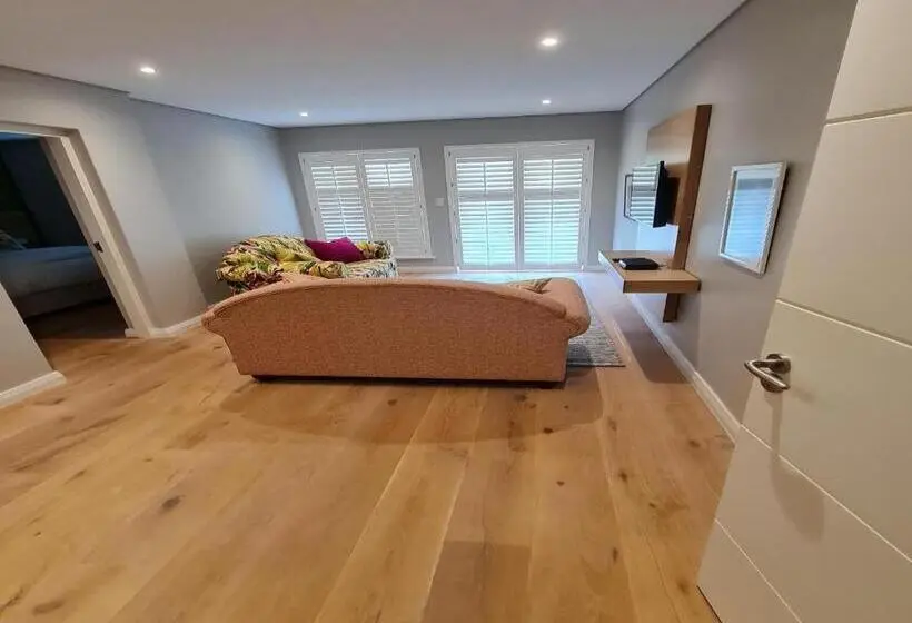 キングサイズベッドのデラックスルーム, Mount Edgecombe Estate Lodge