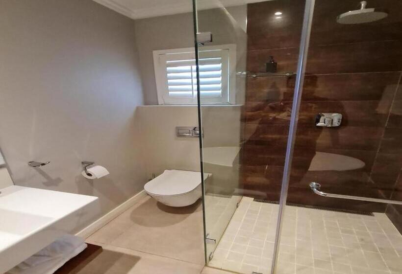 キングサイズベッドのデラックスルーム, Mount Edgecombe Estate Lodge