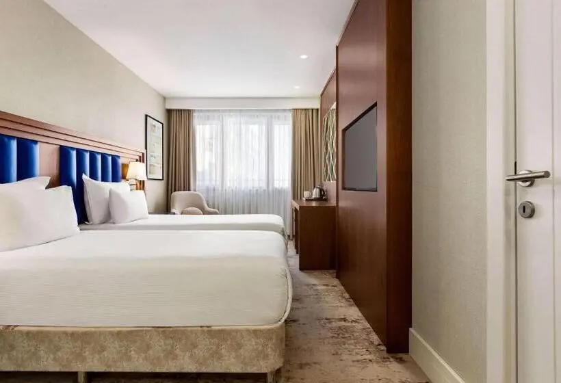اتاق لوکس با بالکن, Ramada Plaza By Wyndham Sultanahmet