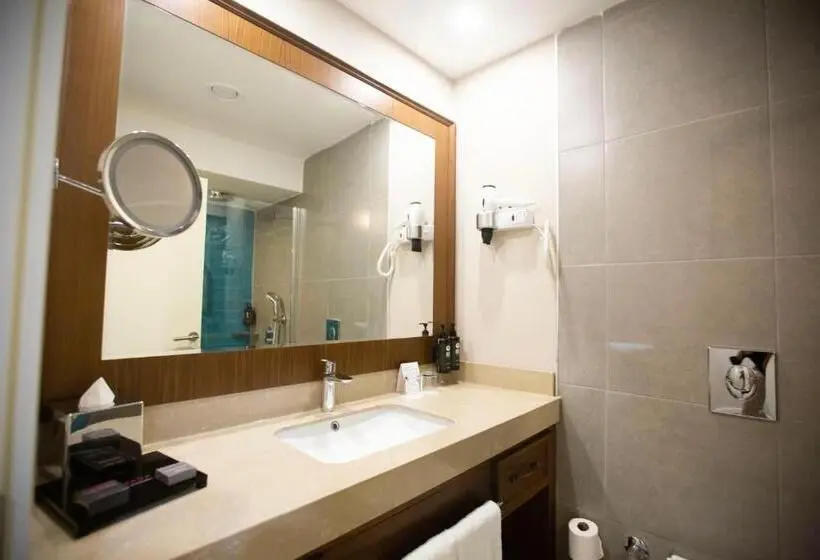 اتاق لوکس سه تخته, Ramada Plaza By Wyndham Sultanahmet