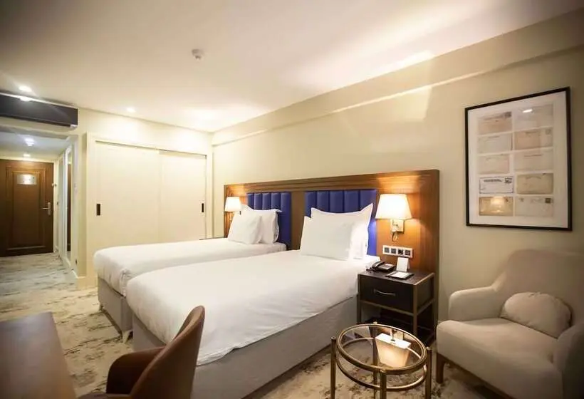اتاق لوکس با بالکن, Ramada Plaza By Wyndham Sultanahmet