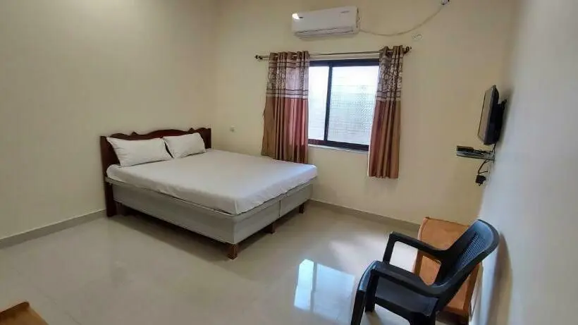 エコノミールーム, Sneha Farm House
