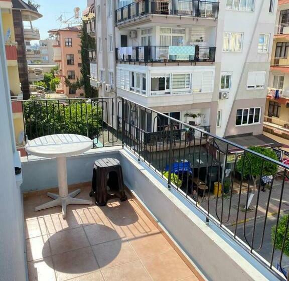 آپارتمان 1 خوابه با بالکن, Respect Apart