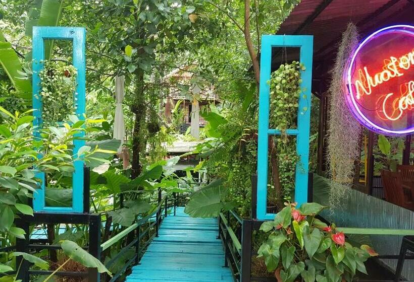 マウンテンビュースタンダードルーム, Nua Tone Resort Bang Tao & Cafe