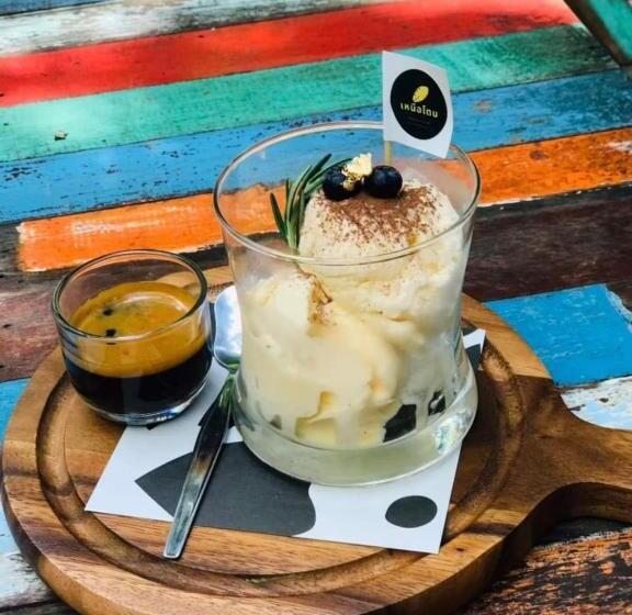 マウンテンビュースタンダードルーム, Nua Tone Resort Bang Tao & Cafe