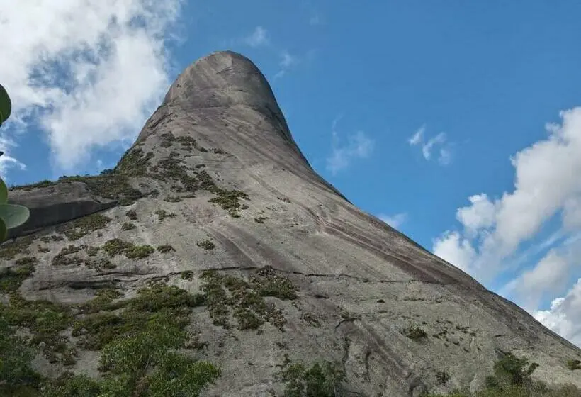 デラックスルーム, Flat Em Pedra Azul