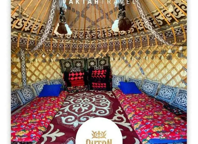 تختخواب در اتاق مشترک, Guest House And Yurt Camp Aktan