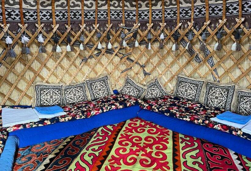 اتاق استاندارد چهار تخته, Guest House And Yurt Camp Aktan