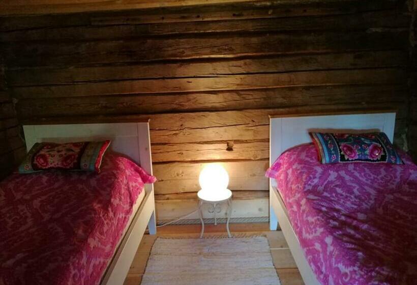 חדר משפחתי, Willa Mustijoki