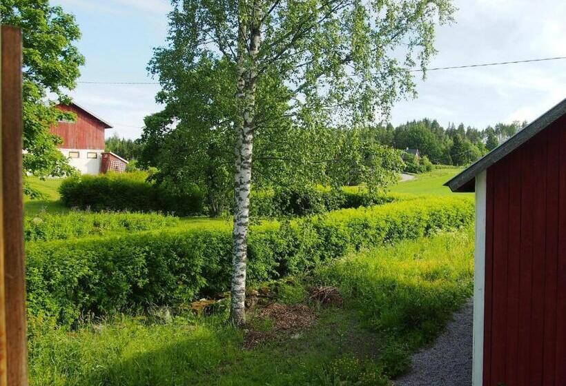 חדר משפחתי, Willa Mustijoki