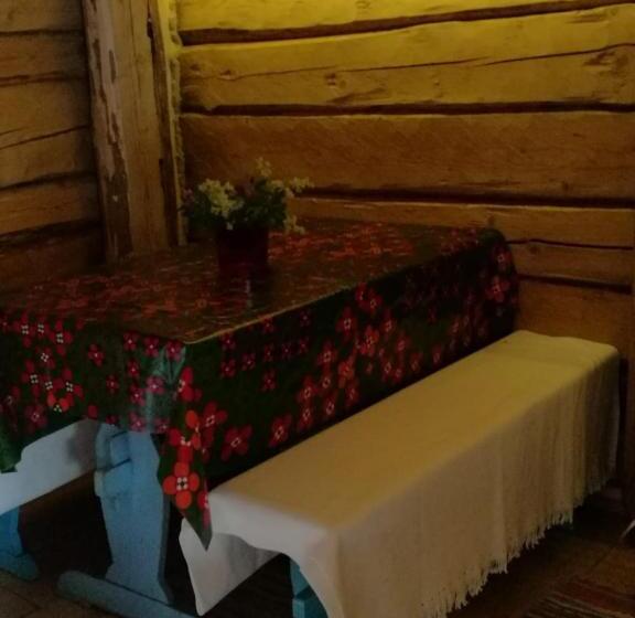 חדר משפחתי, Willa Mustijoki