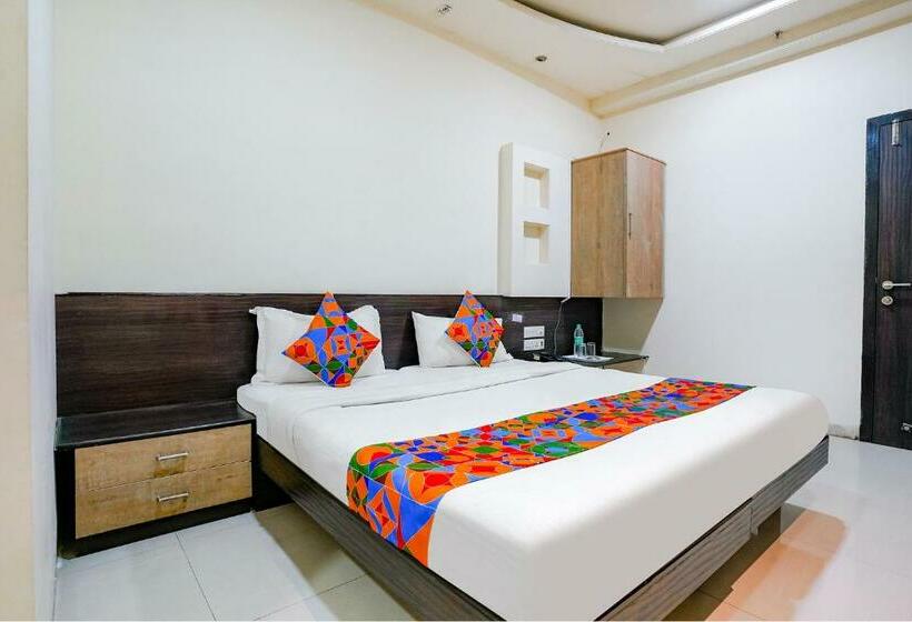デラックスルーム, Fabhotel Regent Inn   Nr Skywalk Bridge