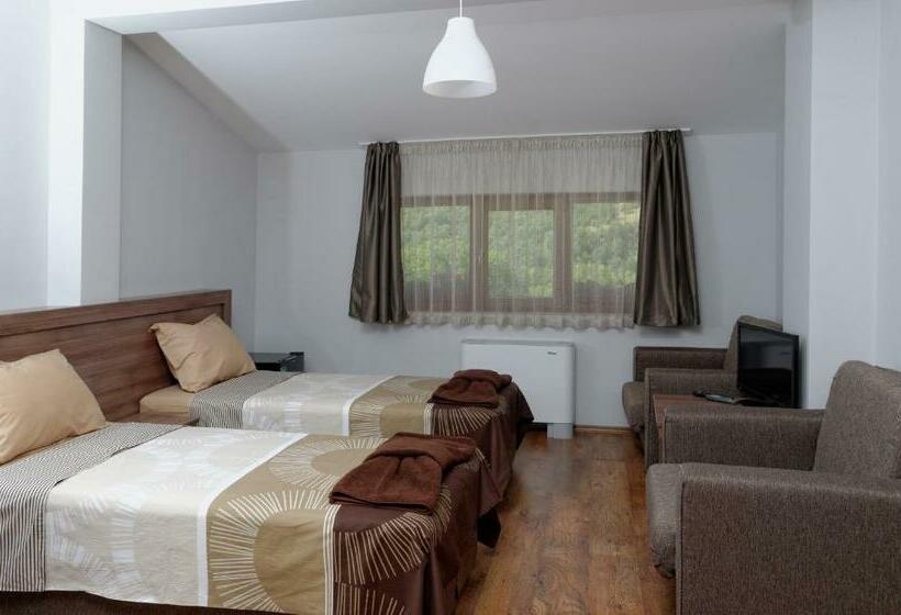 스탠다드 트리플 룸, Alpine Garden