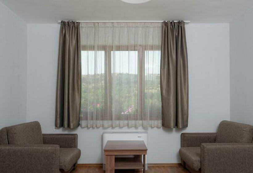 스탠다드 트리플 룸, Alpine Garden