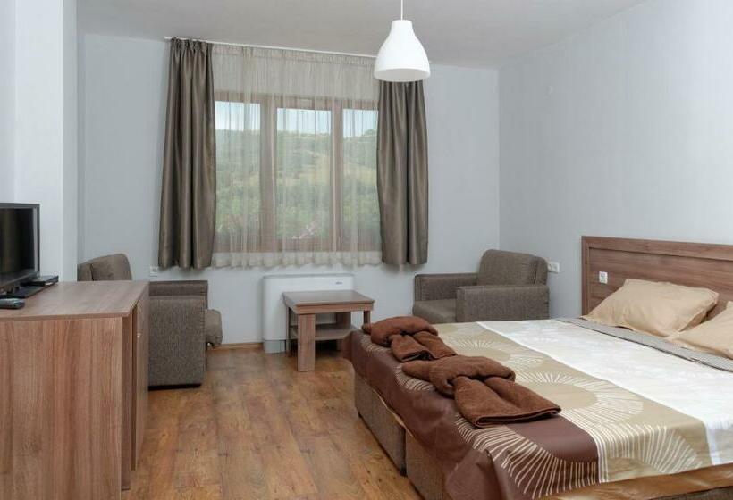 스탠다드 트리플 룸, Alpine Garden