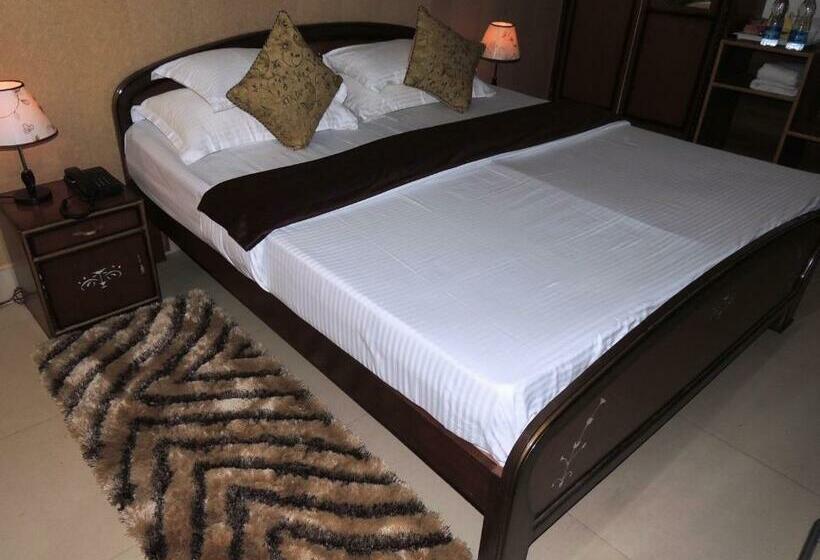 スーペリアールーム, Mandakini