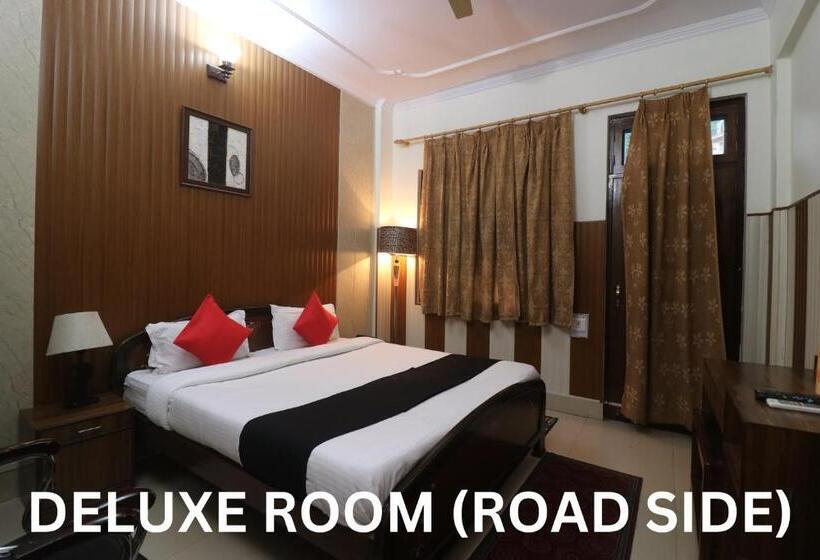 デラックスルーム, Mandakini